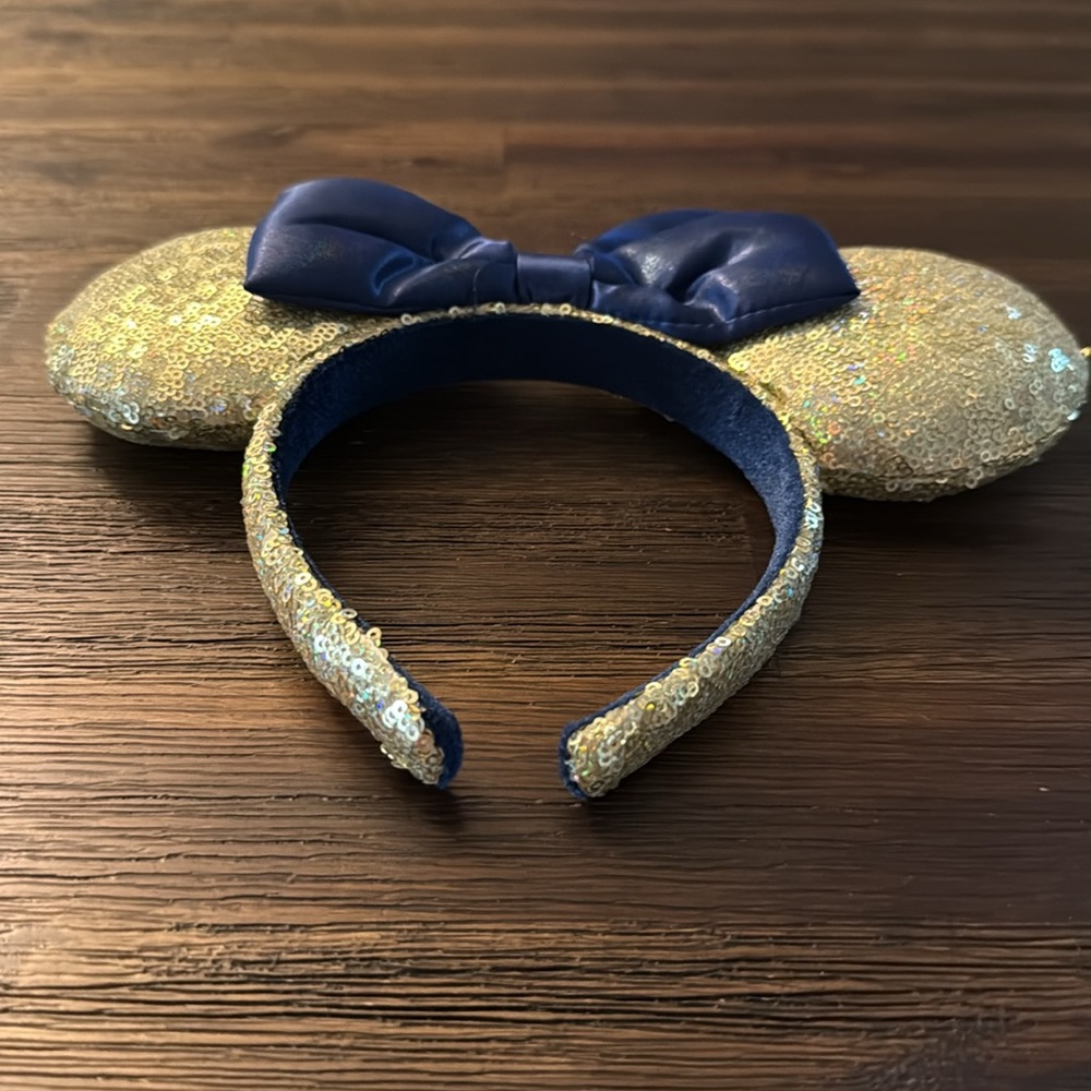 Walt Disney World 50th Anniversary Gold Sequin EARidescent Blue Bow Ear Headband - Picture 4 of 9